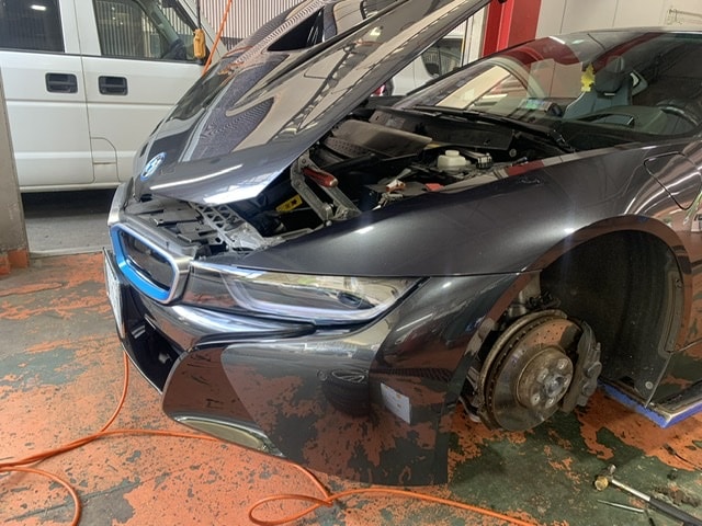 BMW i8の修理