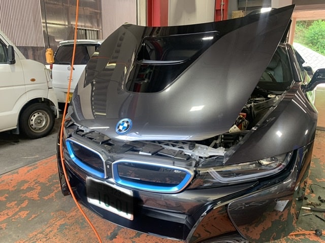 BMW i8の修理